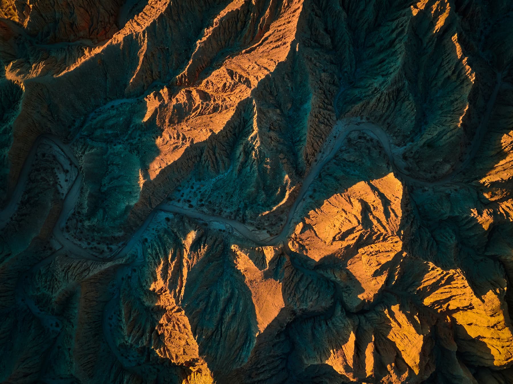 BETTER DECISIONS DEMAND THE BEST INTELLIGENCE BETTER DECISIONS DEMAND THE BEST INTELLIGENCE